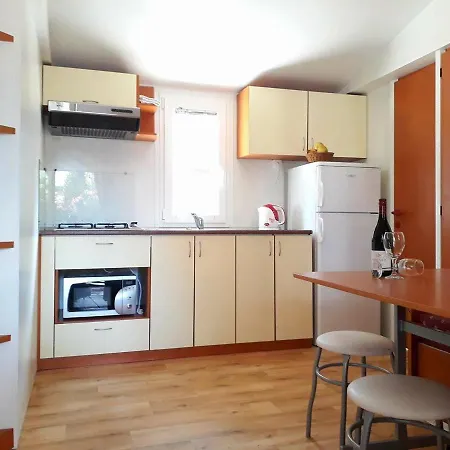 Aldeamento Turístico Camp 2*